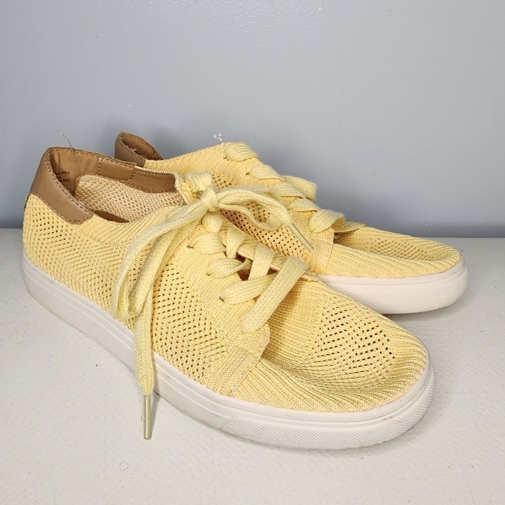 Lucky Brand Luika Comfort Sneaker, Women's Size 7M, Yellow